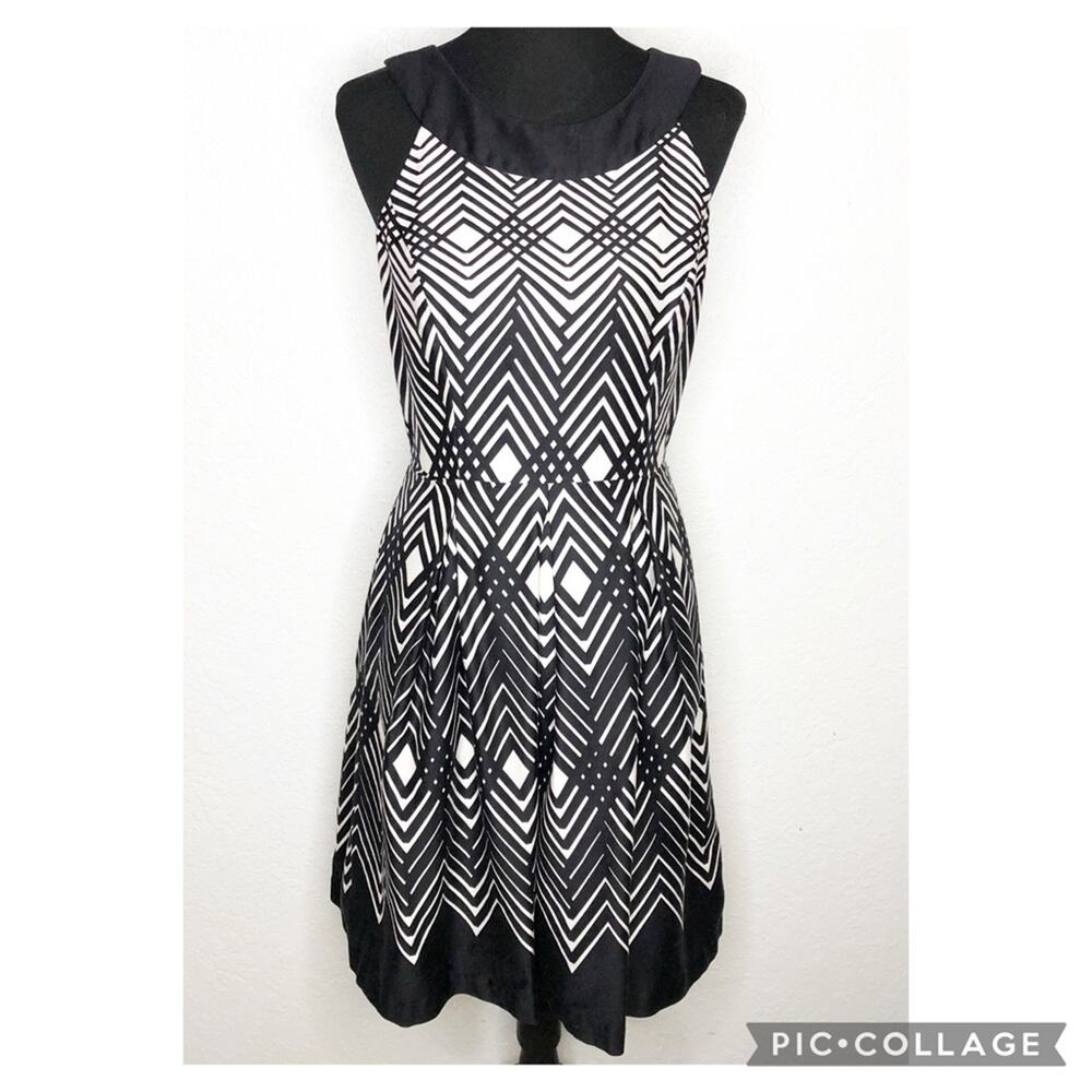 WHBM black‎ white chevron geometric sleeveless fit flare dress size 8